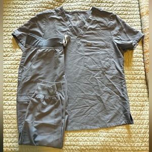 Figs matching scrub set